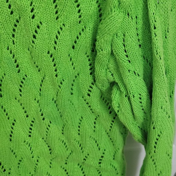 Women's Size Medium V-Neck Sweater - Picture 5 of 5